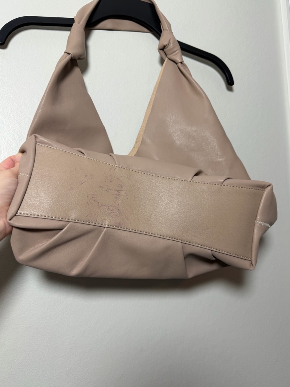 Elizabeth and James Hobo Bag with Matching Wristlet - Picture 4 of 9